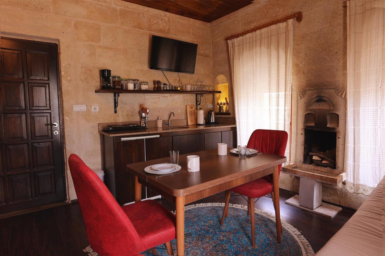 Adelya Cave Hotel Apartments Göreme Zewnętrze zdjęcie